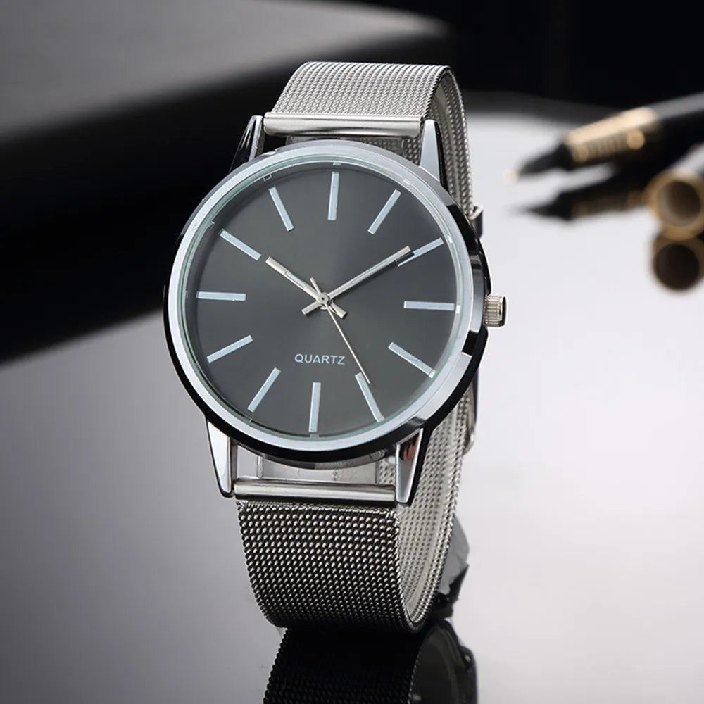 Montre minimaliste en cuir et acier pour femme