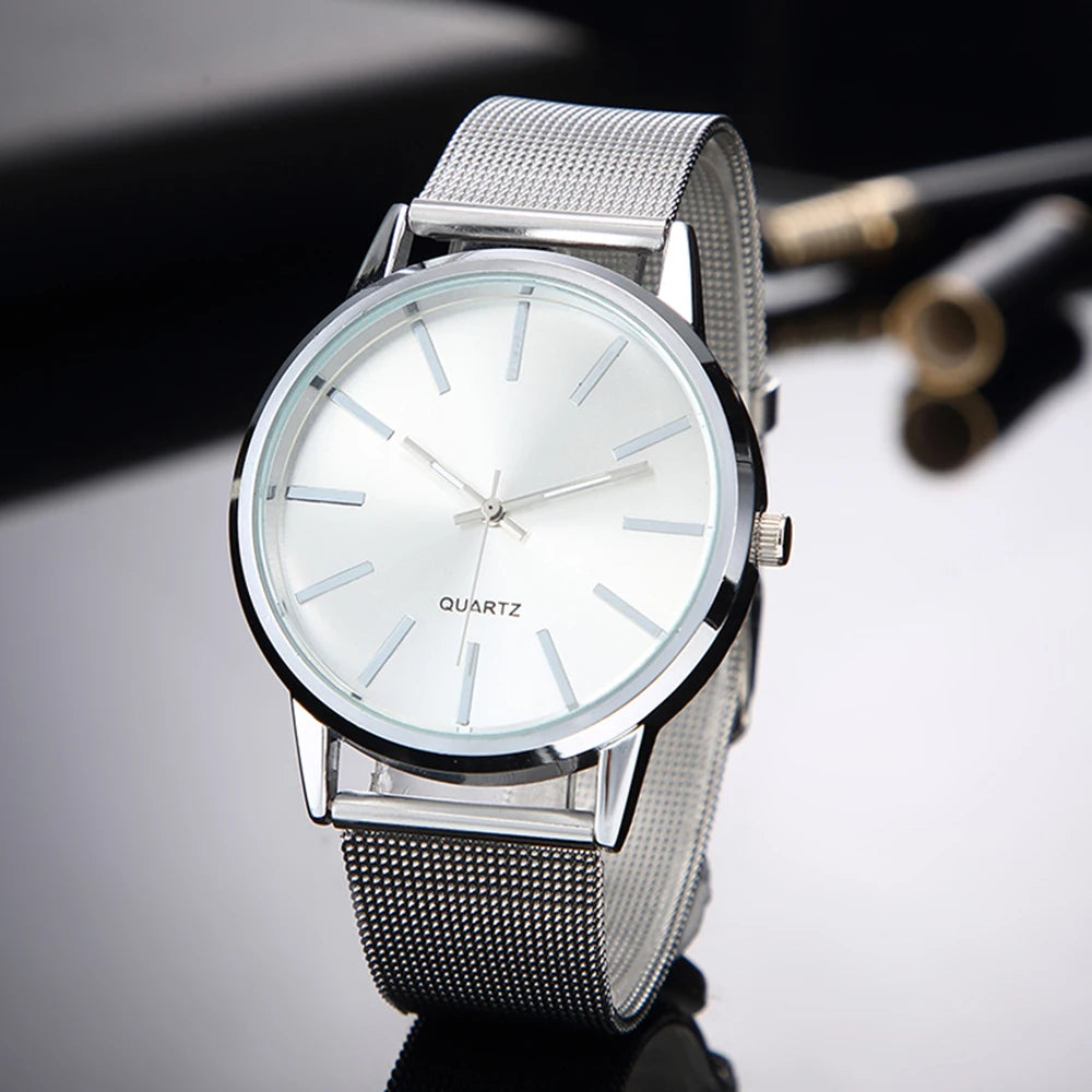 Montre minimaliste en cuir et acier pour femme