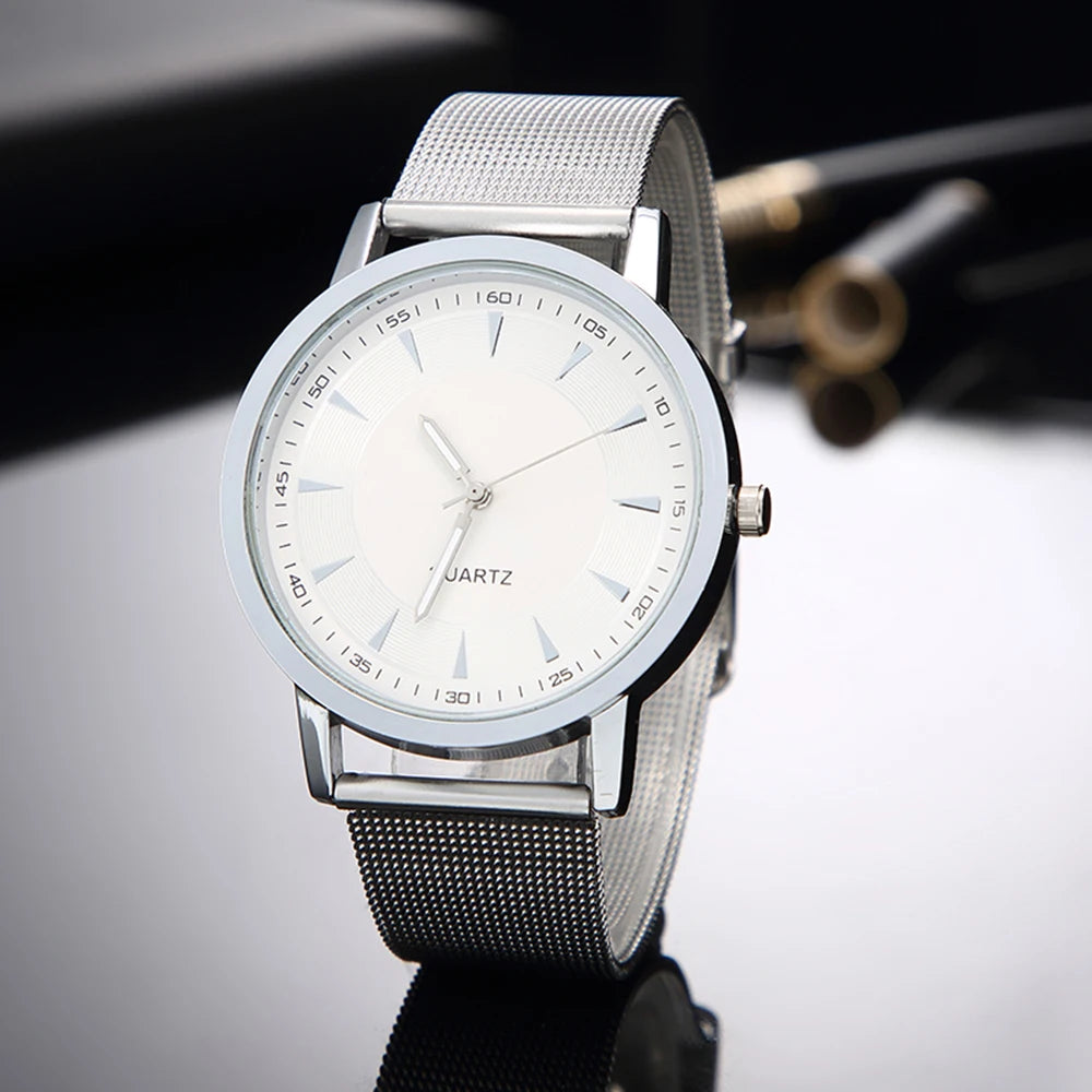 Montre minimaliste en cuir et acier pour femme