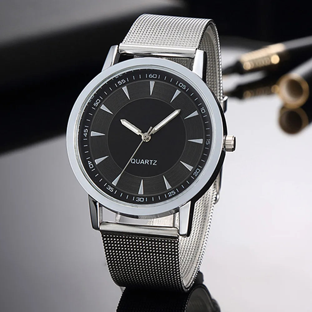 Montre minimaliste en cuir et acier pour femme